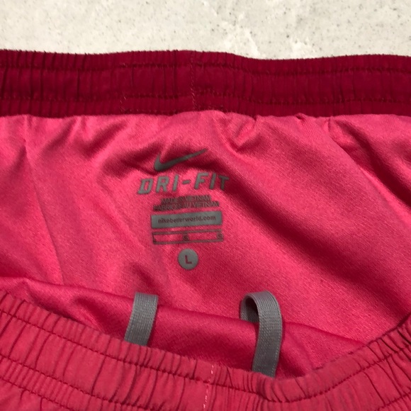 Nike Running Shorts with pocket - Picture 2 of 3